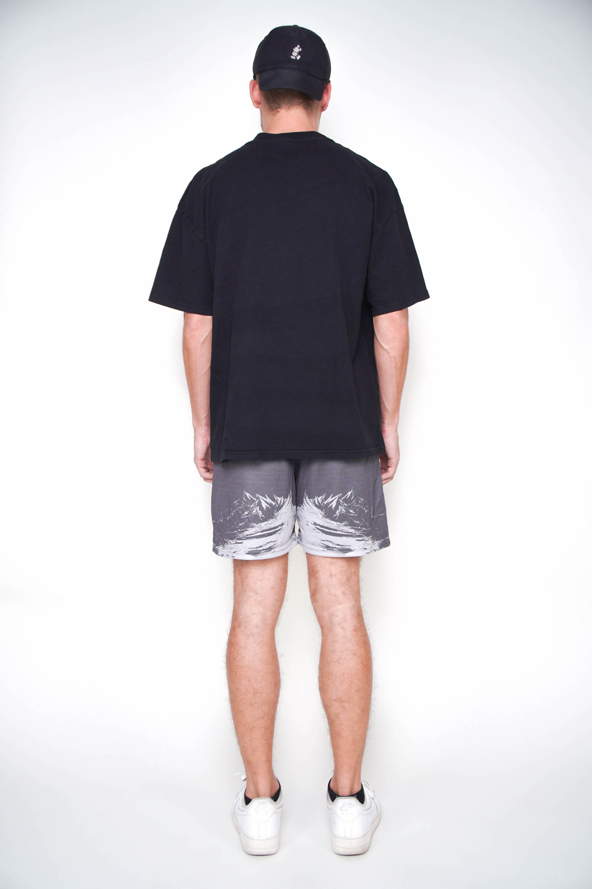 Man On The Moon Fundamental Short
